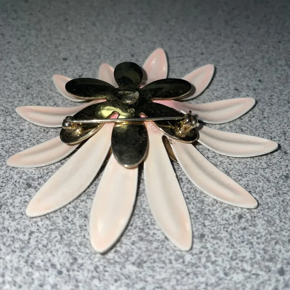 Vtg Sarah Coventry Huge Gerbera Daisy White Enamel Flower Brooch Gold Tone